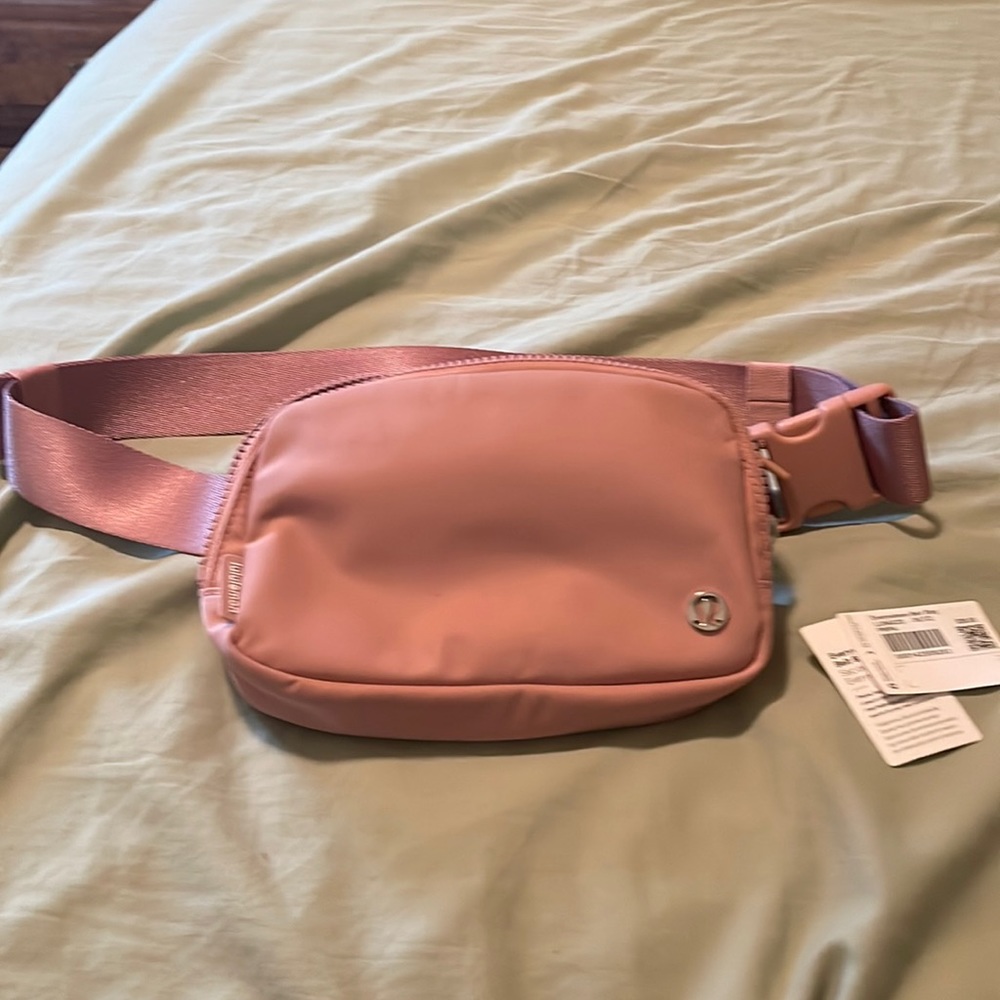 Blush lululemon everywhere belt bag